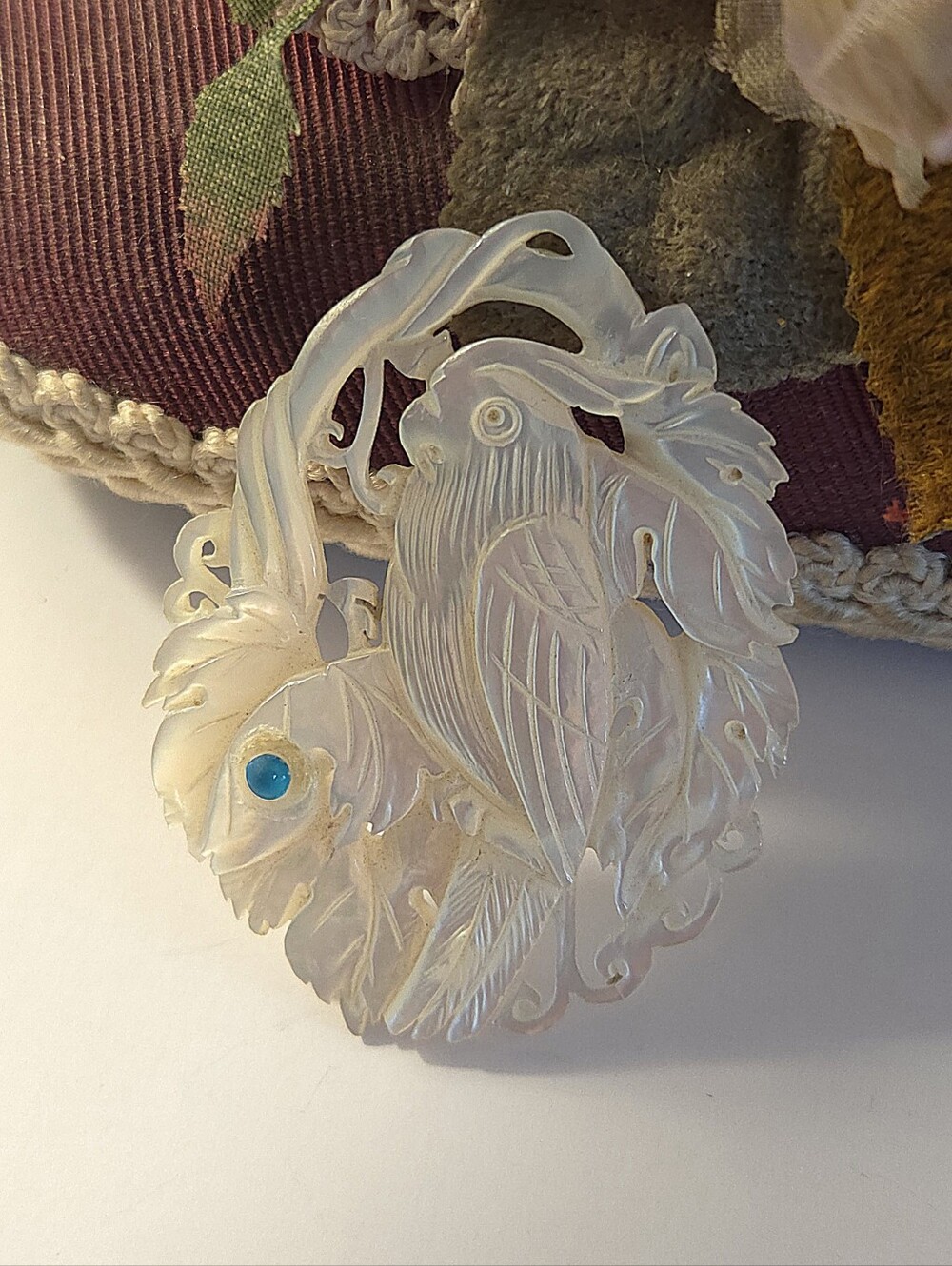 Vintage Bethlehem Mother Of Pearl Carved Bird Pendant or Charm Jewelry Making - Picture 3 of 7